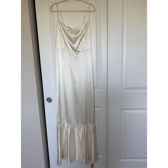 NWT Reformation Women's Venetia Dress in Ivory Size‎ 12 Silk Gown Bridal Wedding - Picture 4 of 8